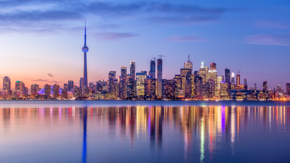 Kanada Ontario Toronto Skyline vom Wasser Foto iStock diegograndi